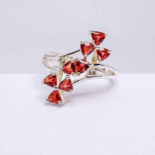 แหวนเงินแท้ 925 ฝังพลอย แทนซาเนียรูบี้ (Tanzania Ruby) + ไวท์โทพาส (whitetopaz)