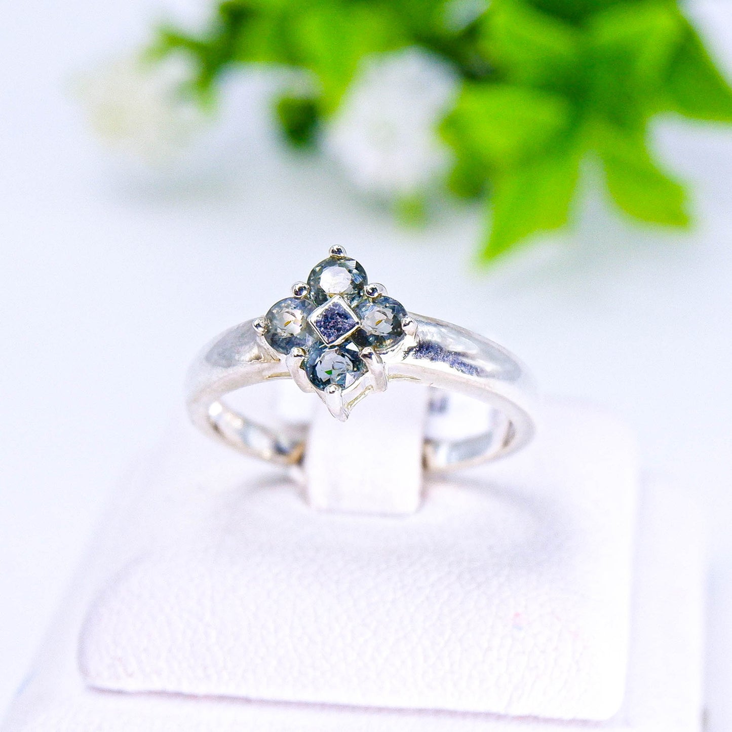 แหวนเงินแท้ 925 ฝังพลอย แซฟไฟร์ดิบ (Unheated Sapphire)