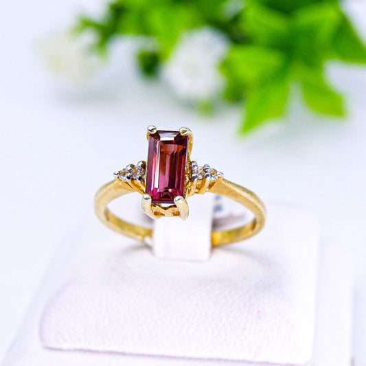 แหวนเงินแท้ 925 ฝังพลอย โรโดไลท์ (Rhodolite) + เซอร์คอน (Zircon)
