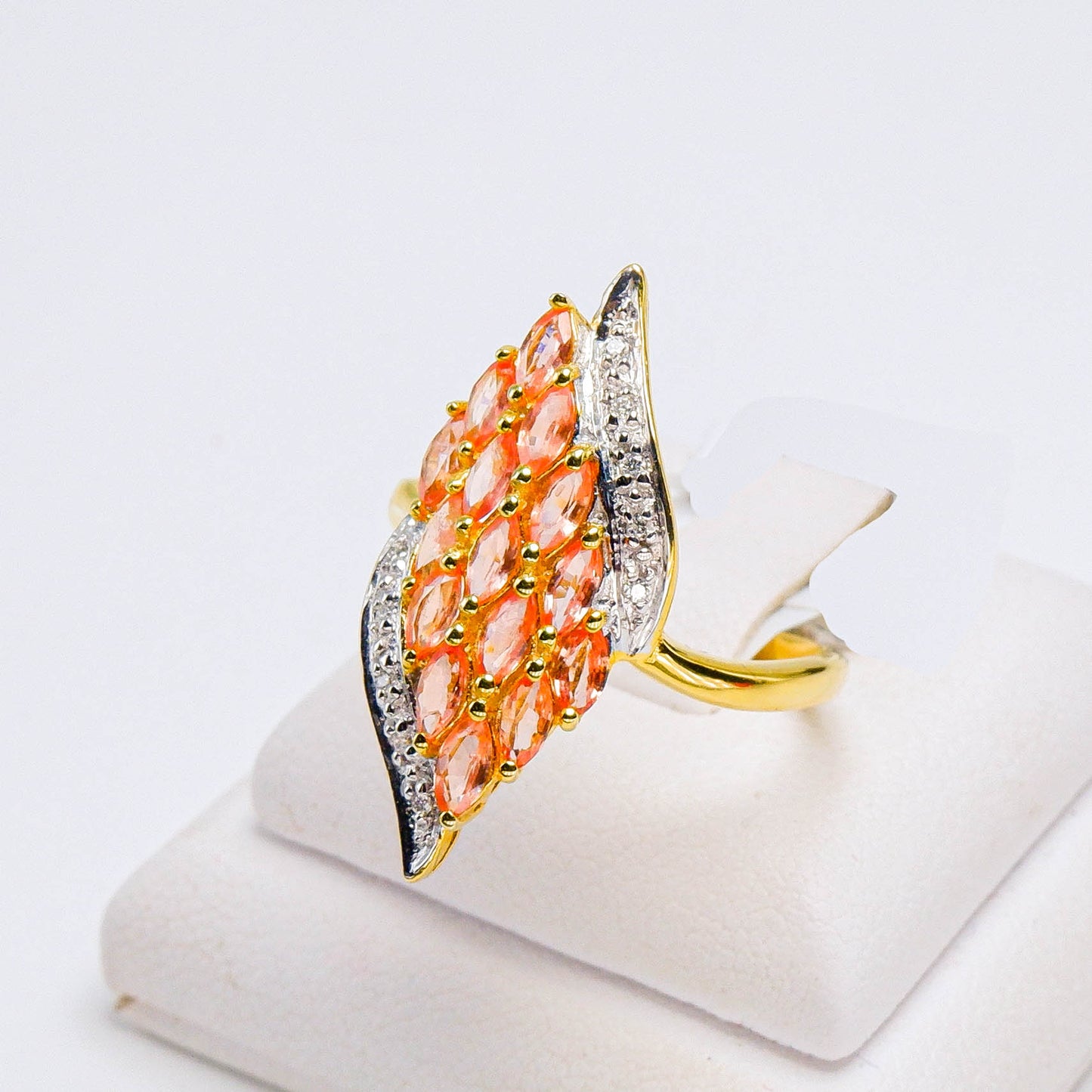 แหวนทอง9K ฝังพลอย พัดพารัดชา (padparadscha) + เพชร (Diamond)