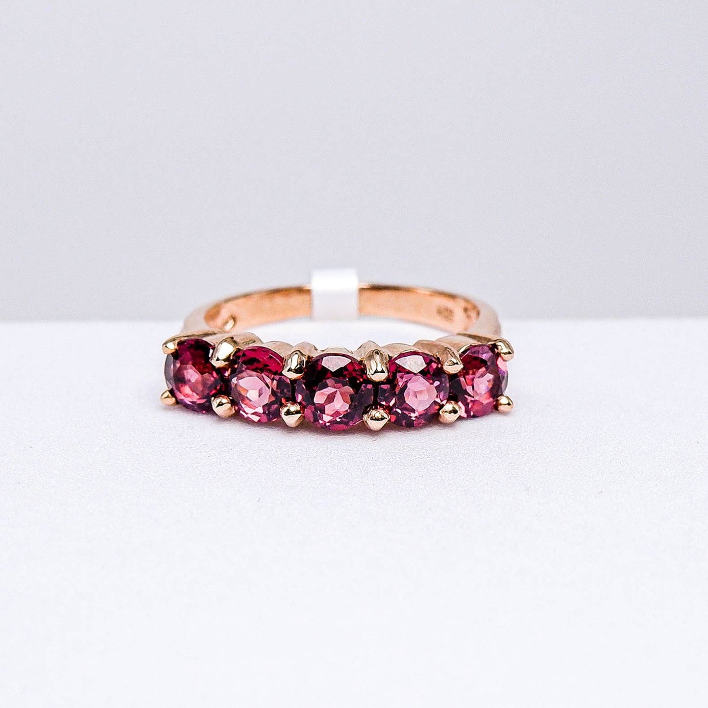 แหวนเงินแท้ 925 ฝังพลอย โรโดไลท์ (Rhodolite)