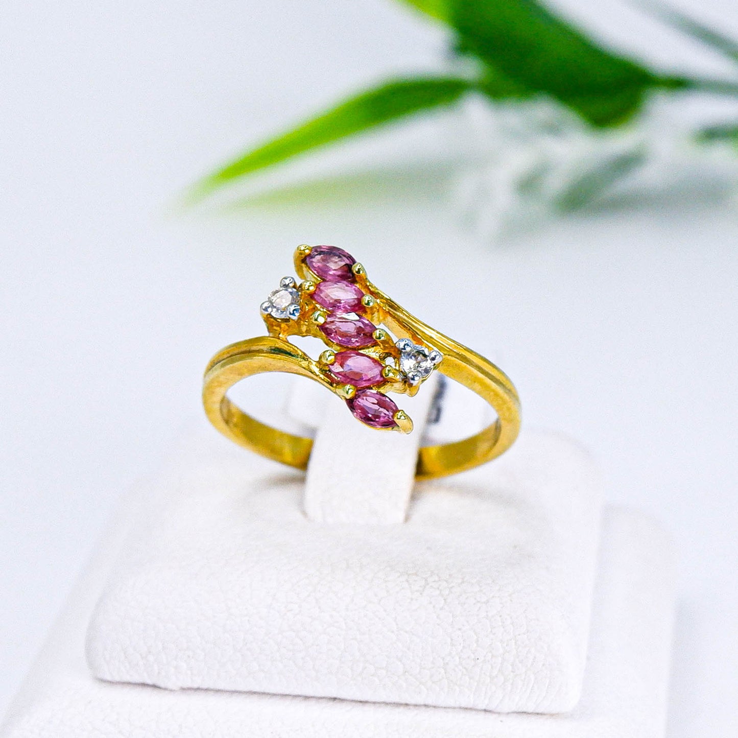 แหวนเงินแท้ 925 ฝังพลอย ทับทิมไทย (Siam Ruby) + เซอร์คอน (Zircon)
