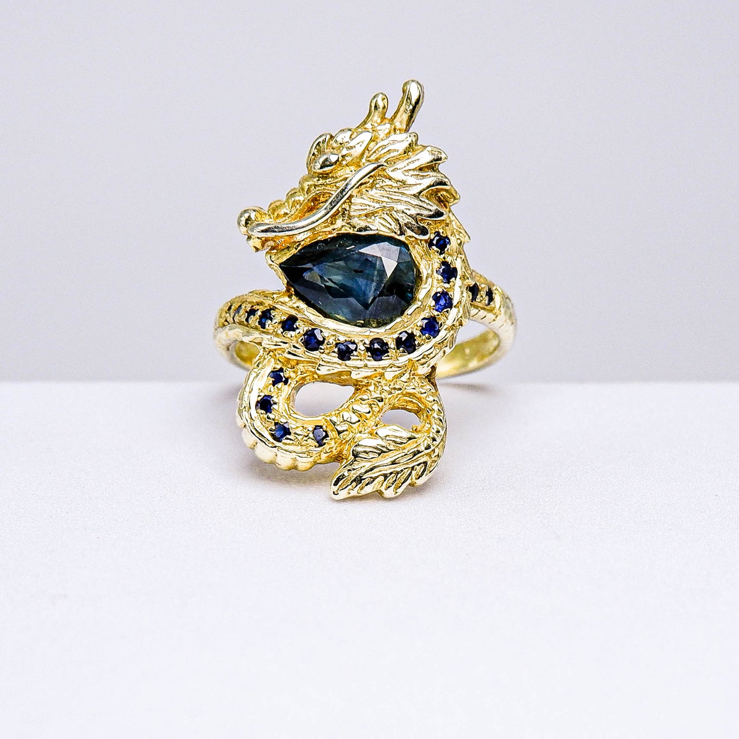 แหวนเงินแท้ 925 ฝังพลอย ไพลิน (Blue Sapphire) + เขียวส่องบางกะจะ (green Sapphire)