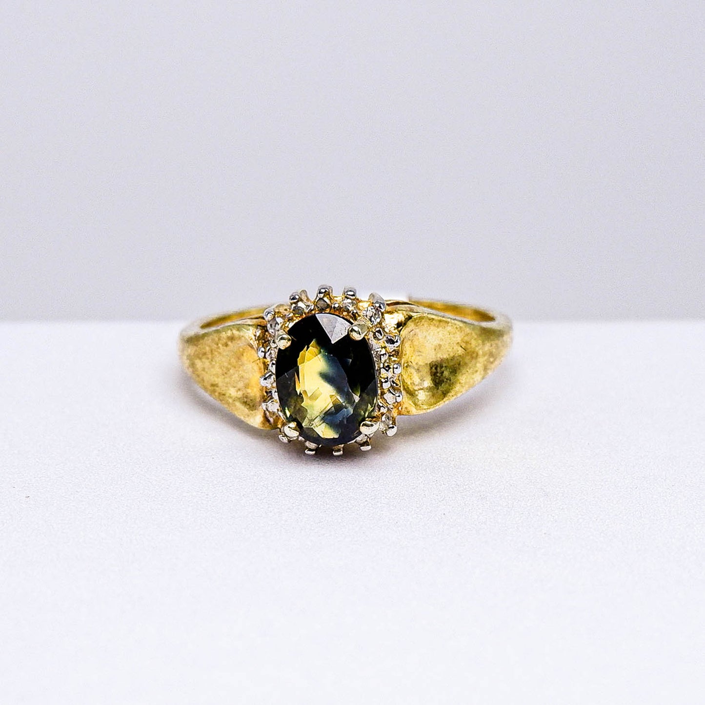แหวนเงินแท้ 925 ฝังพลอย บุษราคัม (Yellow Sapphire) + เซอร์คอน (Zircon)