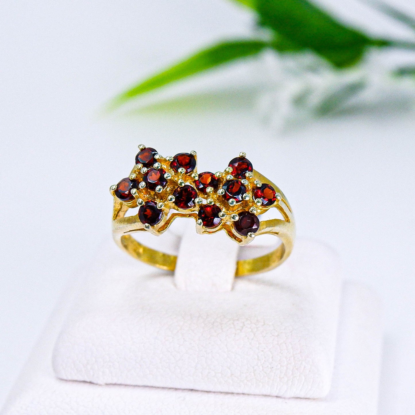 แหวนเงินแท้ 925 ฝังพลอย โกเมน (Garnet)