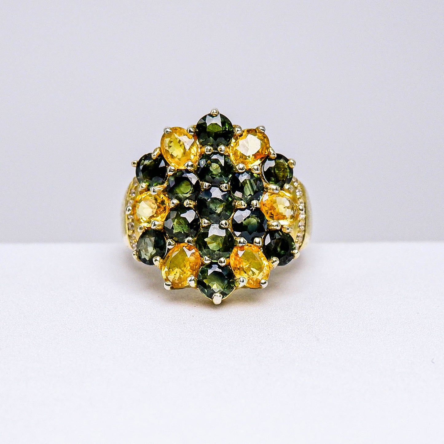 แหวนเงินแท้ 925 ฝังพลอย เขียวส่อง (green Sapphire) + บุษราคัม (Yellow Sapphire) + เซอร์คอน (Zircon)