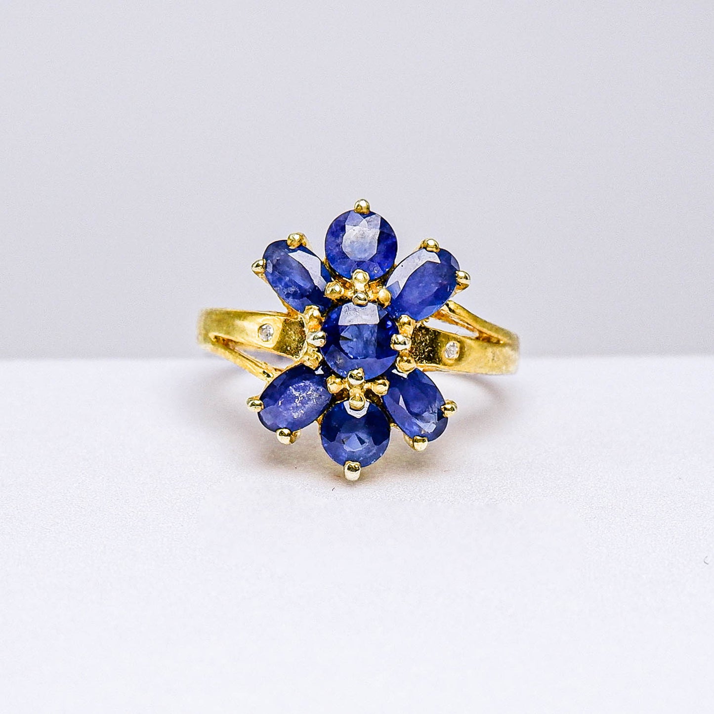 แหวนเงินแท้ 925 ฝังพลอย ไพลิน (Blue Sapphire) + เซอร์คอน (Zircon)