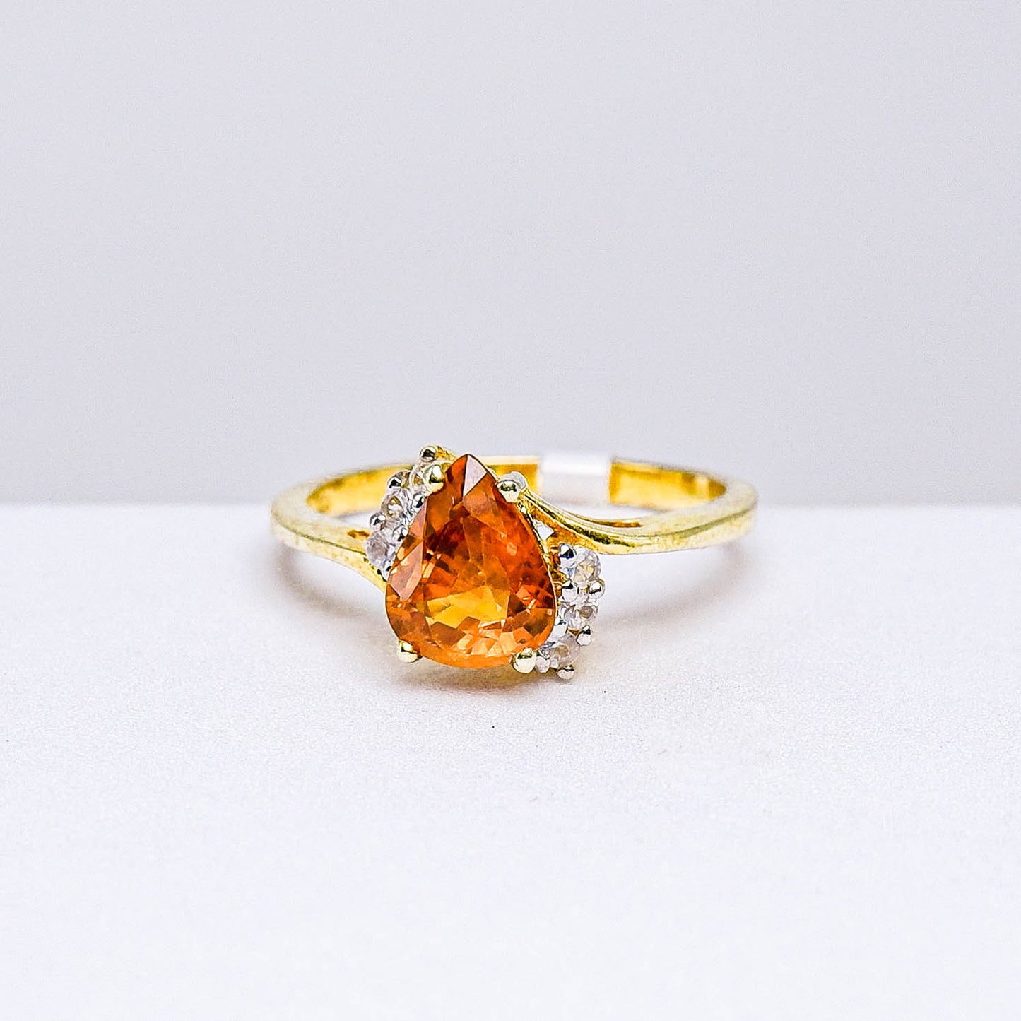 แหวนเงินแท้ 925 ฝังพลอย บุษราคัมบางกะจะ (Yellow Sapphire) + เซอร์คอน (Zircon)