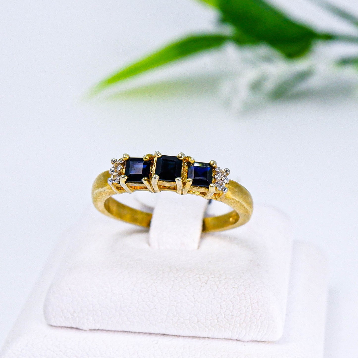 แหวนเงินแท้ 925 ฝังพลอย ไพลิน (Blue Sapphire) + เซอร์คอน (Zircon)