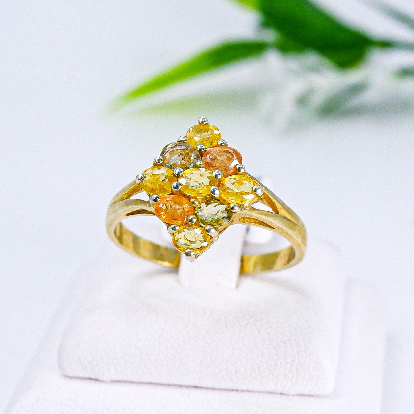 แหวนเงินแท้ 925 ฝังพลอย  แฟนซีแซฟไฟร์ (Fancy Sapphire)