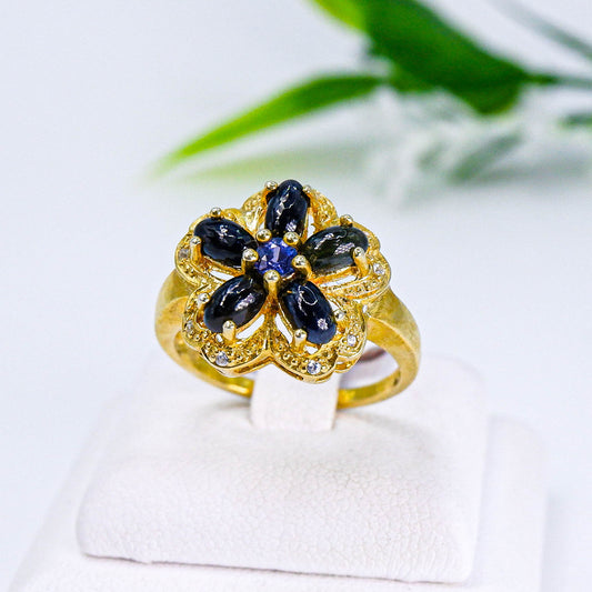 แหวนเงินแท้ 925 ฝังพลอย ไพลินหลังเบี้ย (Blue Sapphire) + เซอร์คอน (Zircon)