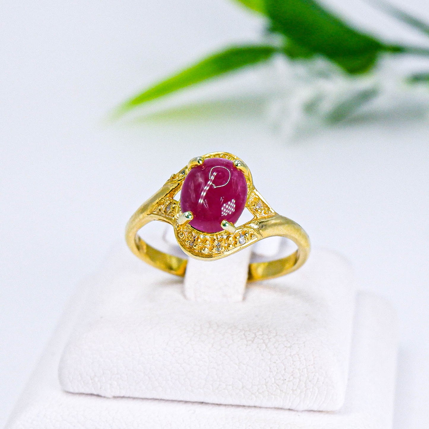 แหวนเงินแท้ 925 ฝังพลอย ทับทิมอาฟหลังเบี้ย (African Ruby) + เซอร์คอน (Zircon)