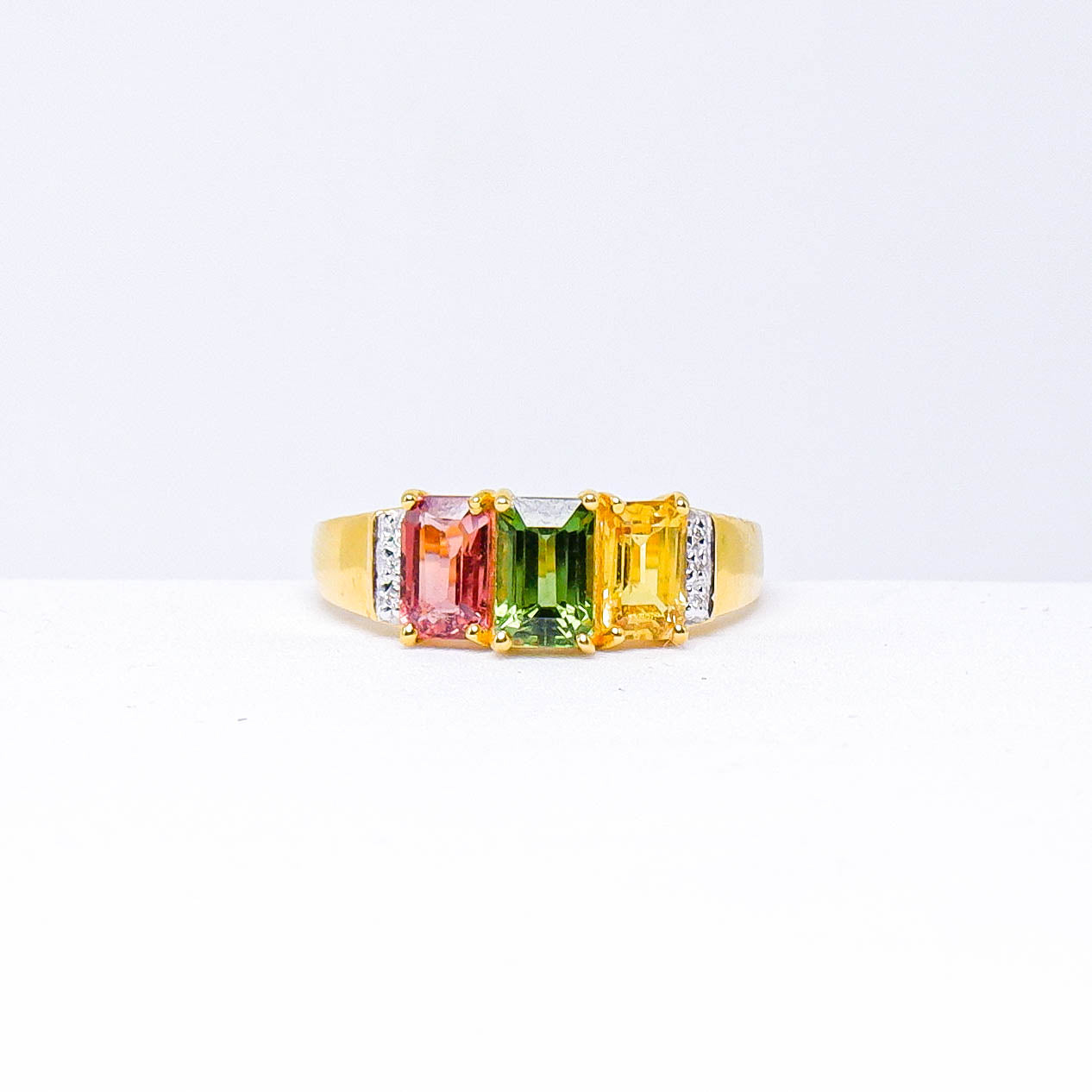แหวนทอง9K ฝังพลอย แซฟไฟร์ดิบ (sapphire) + เพชร (diamond)