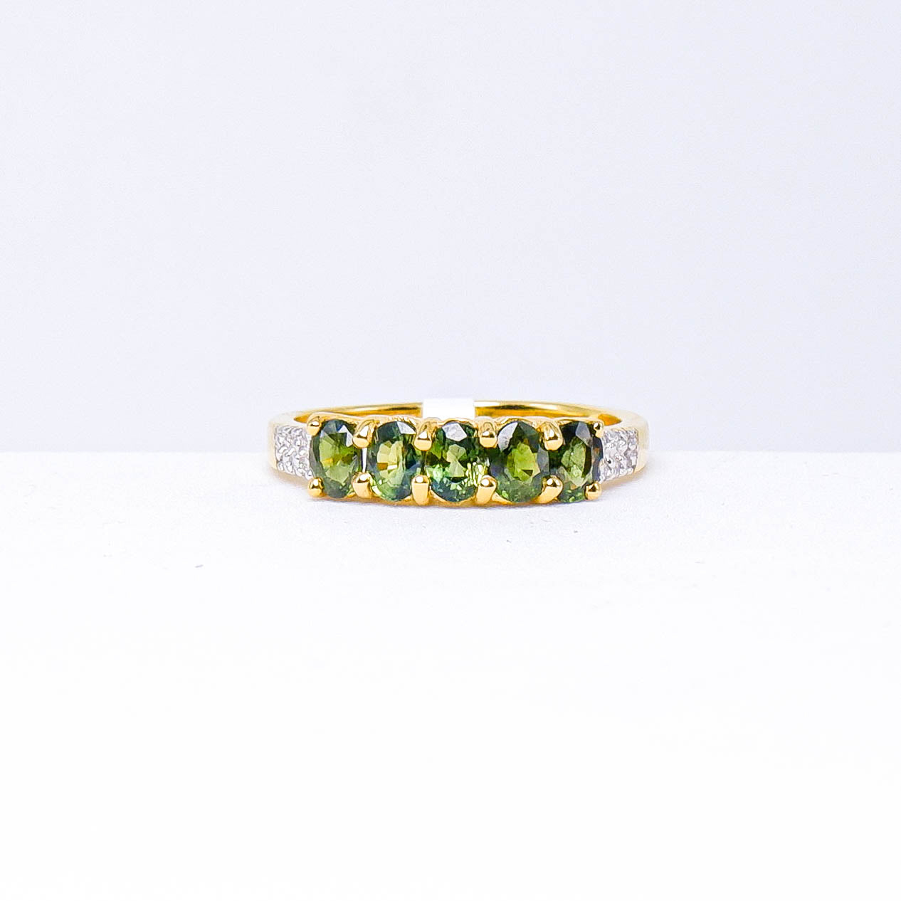 แหวนทอง9K ฝังพลอย เขียวส่อง (green sapphire) + เพชร (diamond)