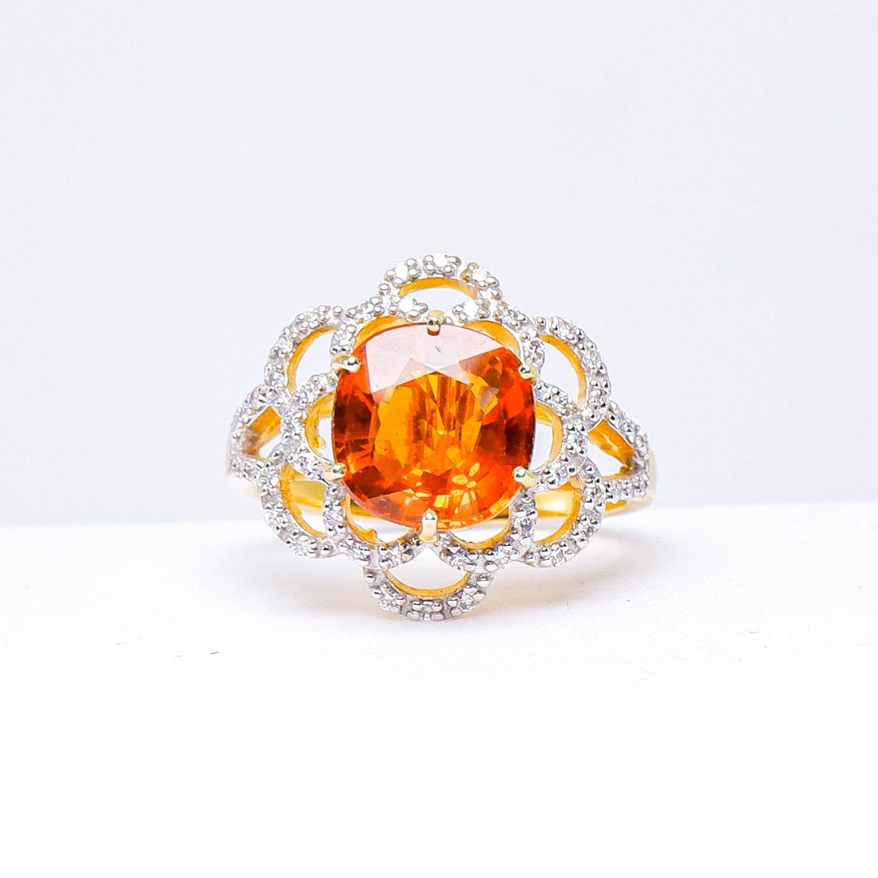 แหวนทอง9K ฝังพลอย บุษราคัม (yellow sapphire) + เพชร (diamond)