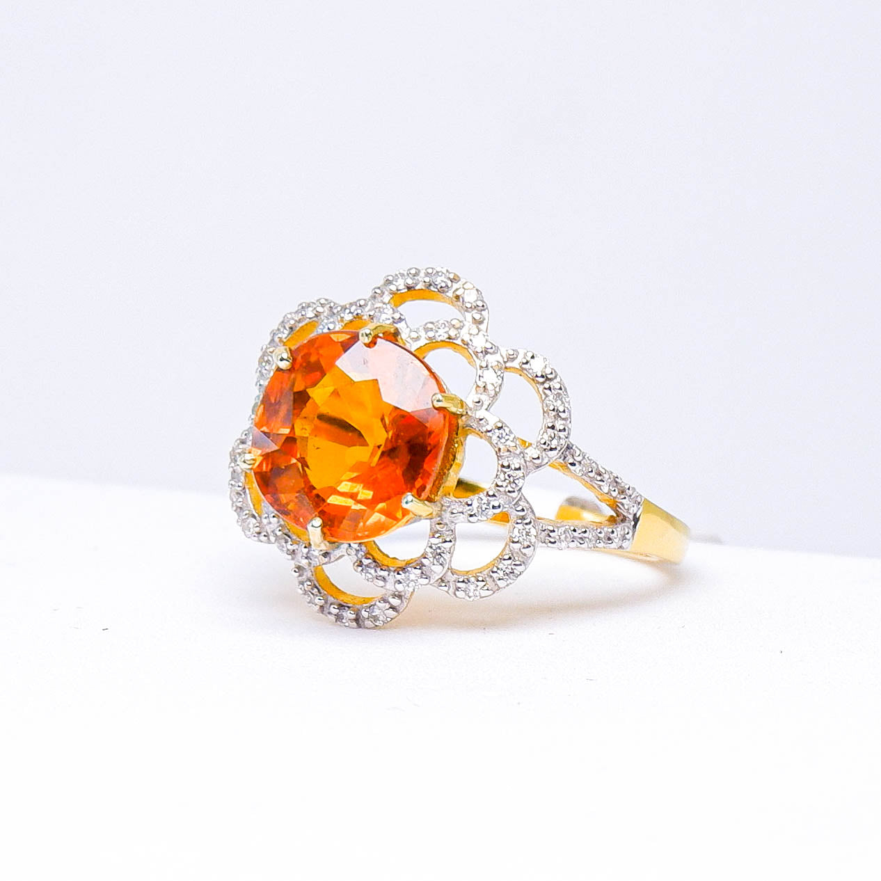 แหวนทอง9K ฝังพลอย บุษราคัม (yellow sapphire) + เพชร (diamond)