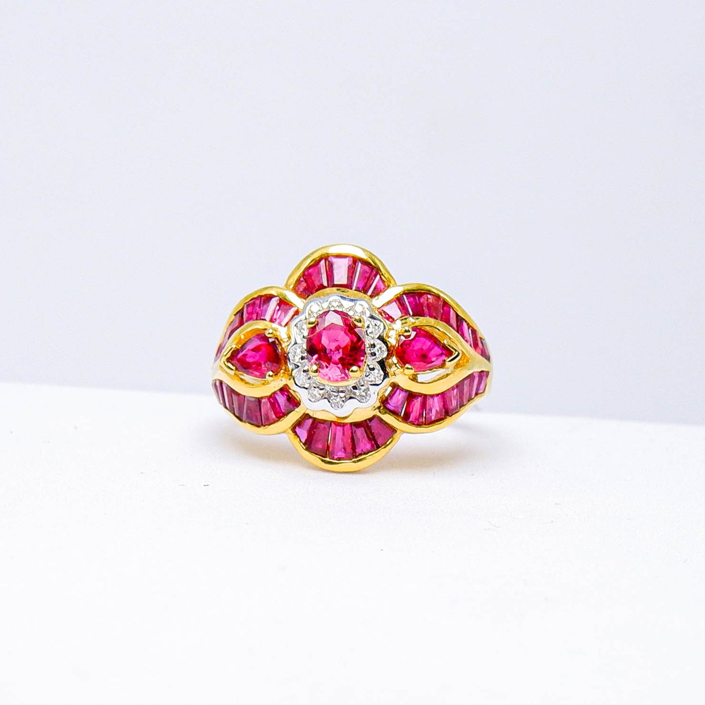 แหวนทอง9K ฝังพลอย ทับทิมไทย (SiamRuby) + เพชร (Diamond)