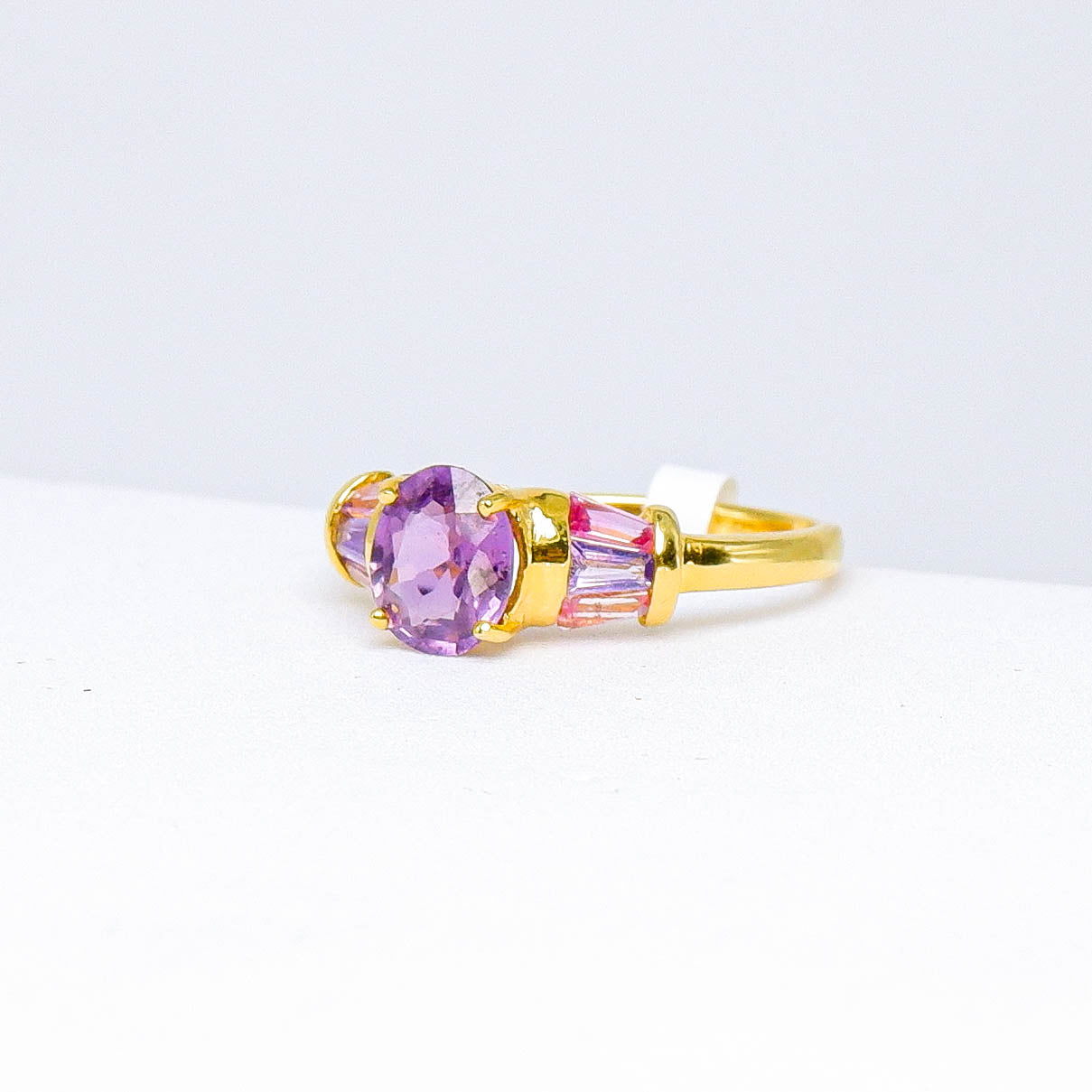 แหวนทอง9K ฝังพลอย แซฟไฟร์ดิบ (Sapphire) + เพชร (Diamond)