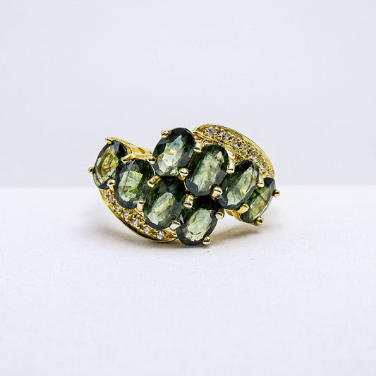 แหวนเงินแท้ 925 ฝังพลอย เขียวส่องบางกะจะ (green Sapphire) + เซอร์คอน (Zircon)