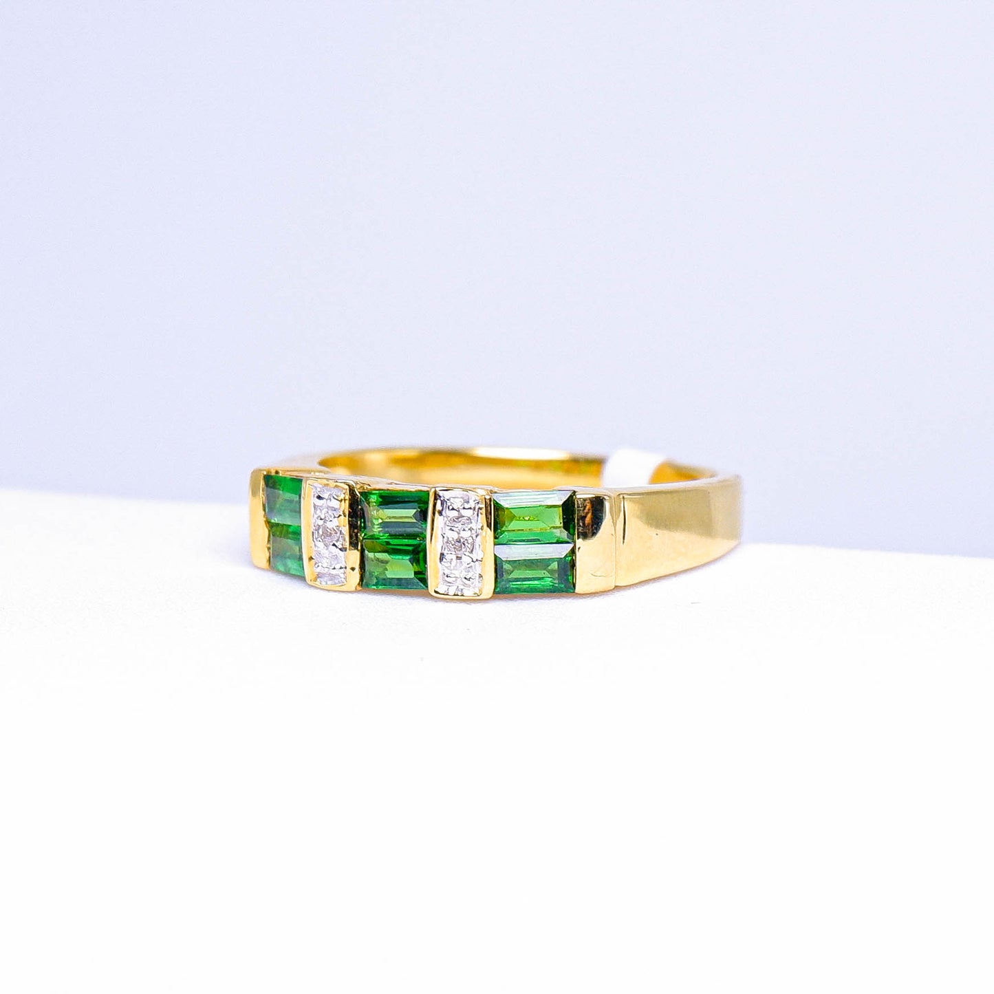 แหวนทอง9K ฝังพลอย ซาโวไรท์ (Tsavorite) + เพชร (Diamond)