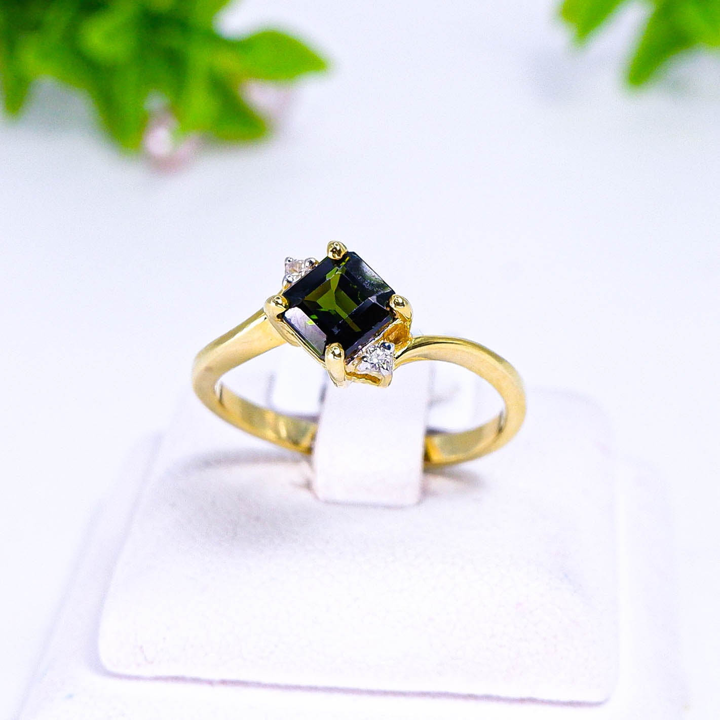 แหวนเงินแท้ 925 ฝังพลอย กรีนทัวร์มาลีน (Green Tourmaline) + เซอร์คอน (Zircon)