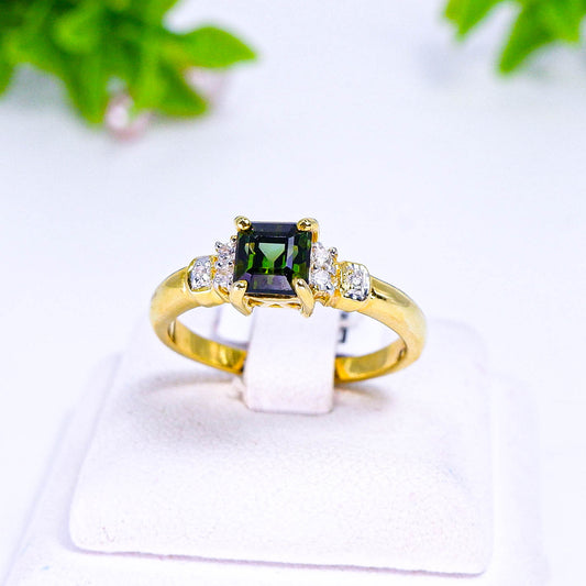 แหวนเงินแท้ 925 ฝังพลอย กรีนทัวร์มาลีน (Green Tourmaline) + เซอร์คอน (Zircon)