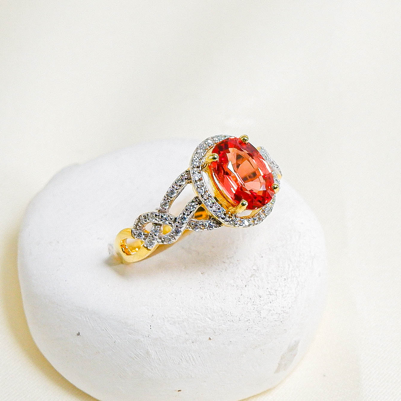 แหวนทอง9K ฝังพลอยแซฟไฟร์ (Sapphire) + เพชร (Diamond)