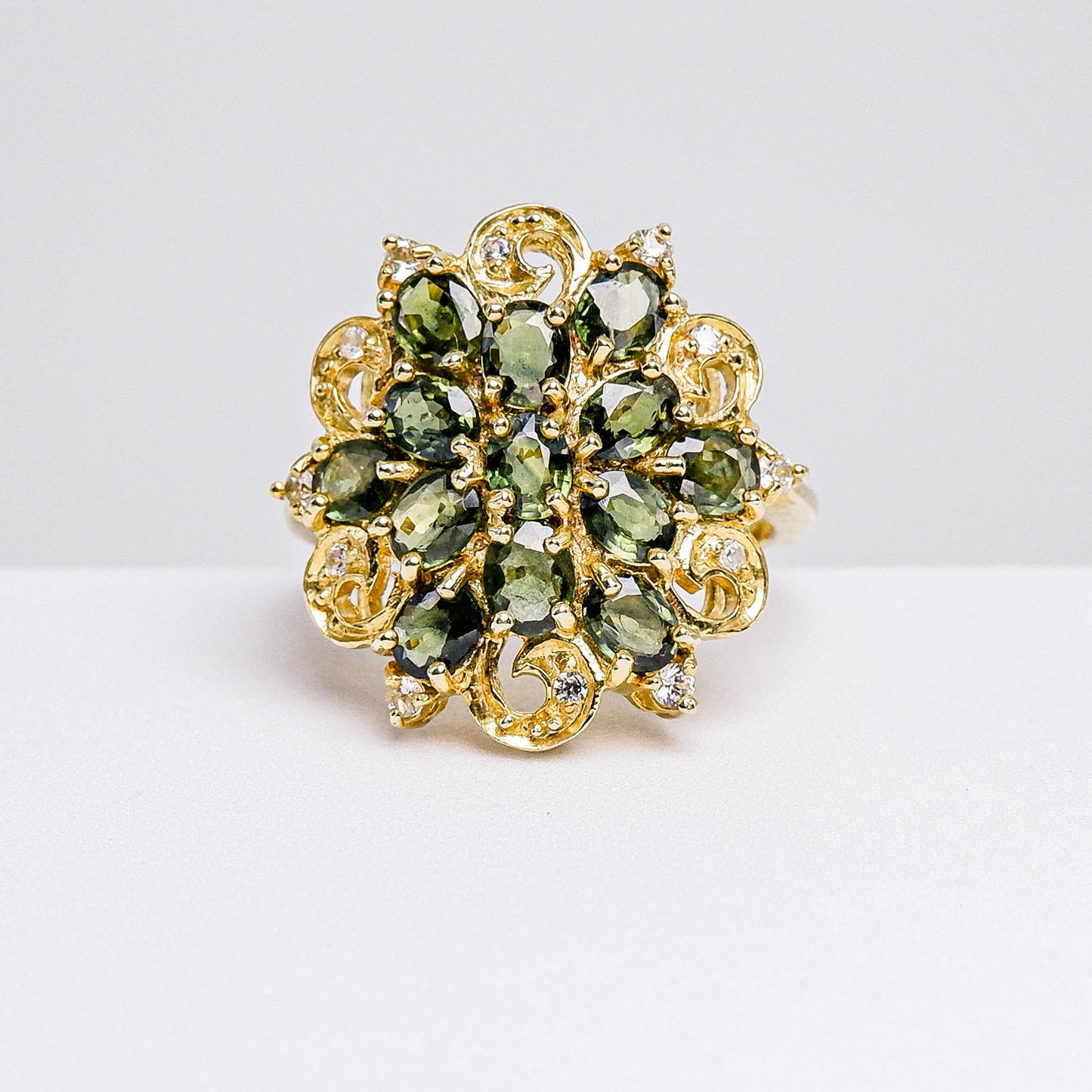 แหวนเงินแท้ 925 ฝังพลอย เขียวส่องบางกะจะ (green Sapphire) + เซอร์คอน (Zircon)