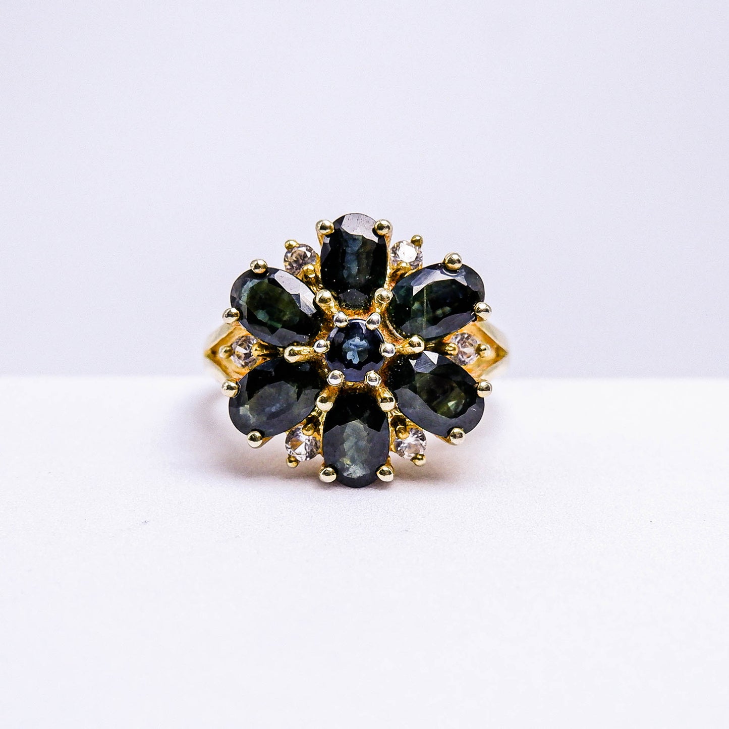 แหวนเงินแท้ 925 ฝังพลอย เขียวส่องบางกะจะ (green Sapphire) + เซอร์คอน (Zircon)