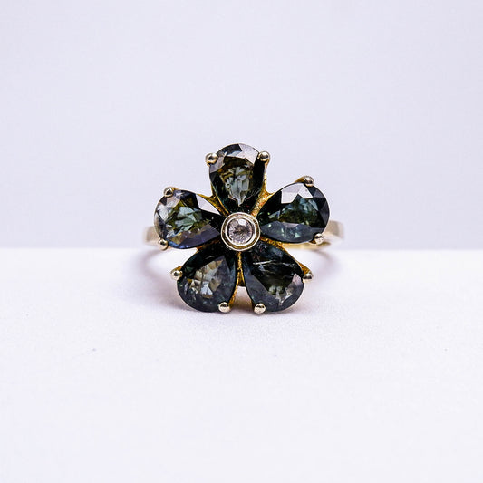แหวนเงินแท้ 925 ฝังพลอย เขียวส่อง (ดิบ) (Unheated Green Sapphire) + ไวท์โทพาส (whitetopaz)