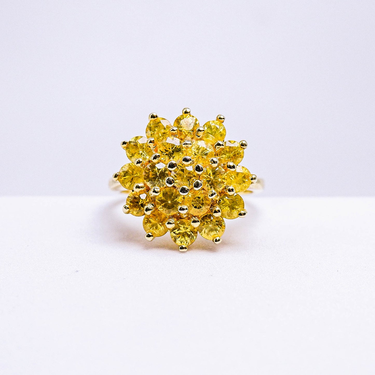 แหวนเงินแท้ 925 ฝังพลอย บุษราคัม (Yellow Sapphire)