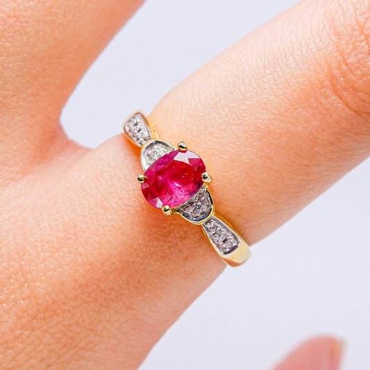 แหวนทอง9K ฝังพลอยทับทิมไทย (Ruby) + เพชร (Diamond)