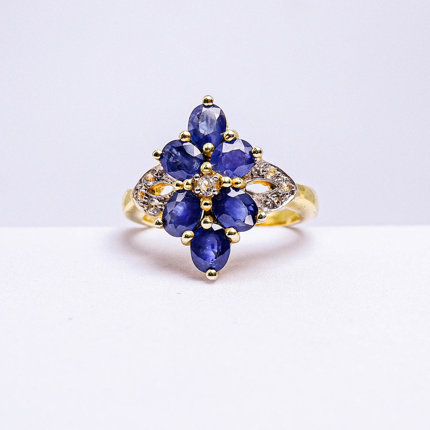 แหวนเงินแท้ 925 ฝังพลอย ไพลิน (Blue Sapphire) + ไวท์โทพาส (whitetopaz)