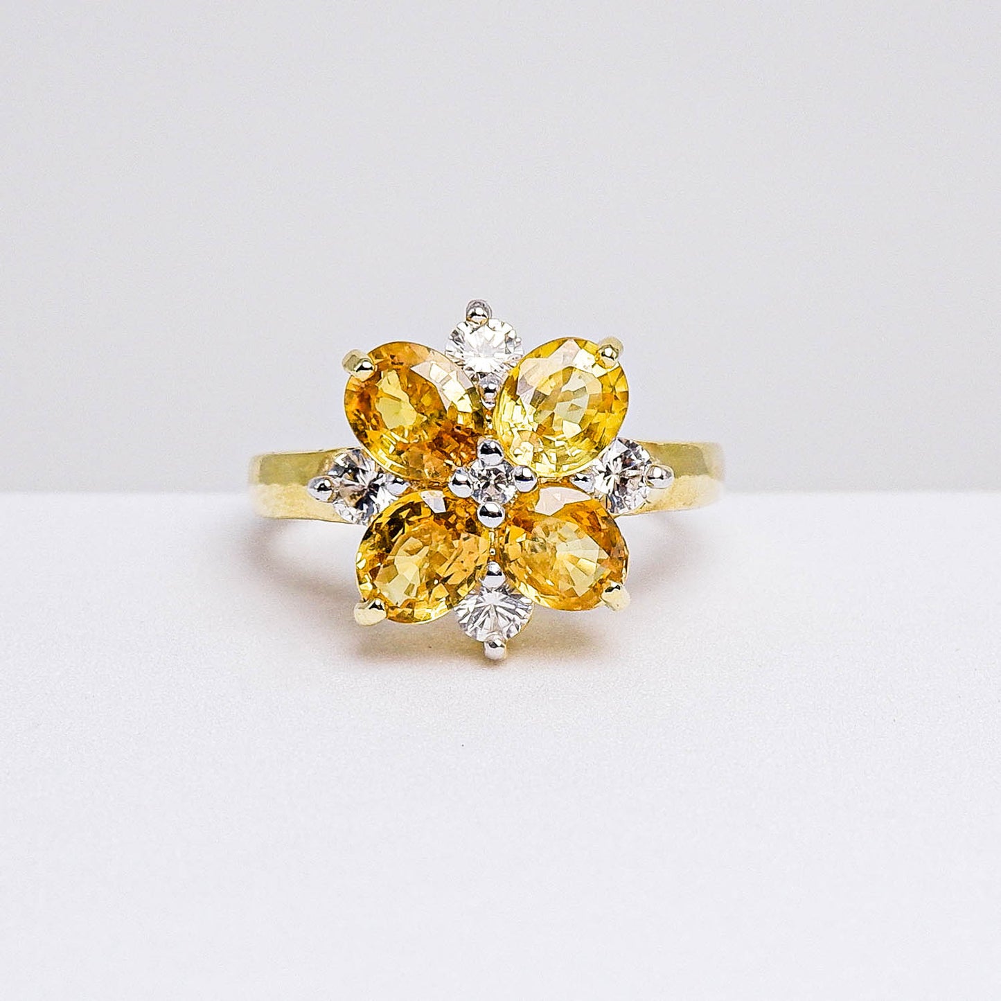 แหวนเงินแท้ 925 ฝังพลอย บุษราคัม (Yellow Sapphire) + เซอร์คอน (Zircon)