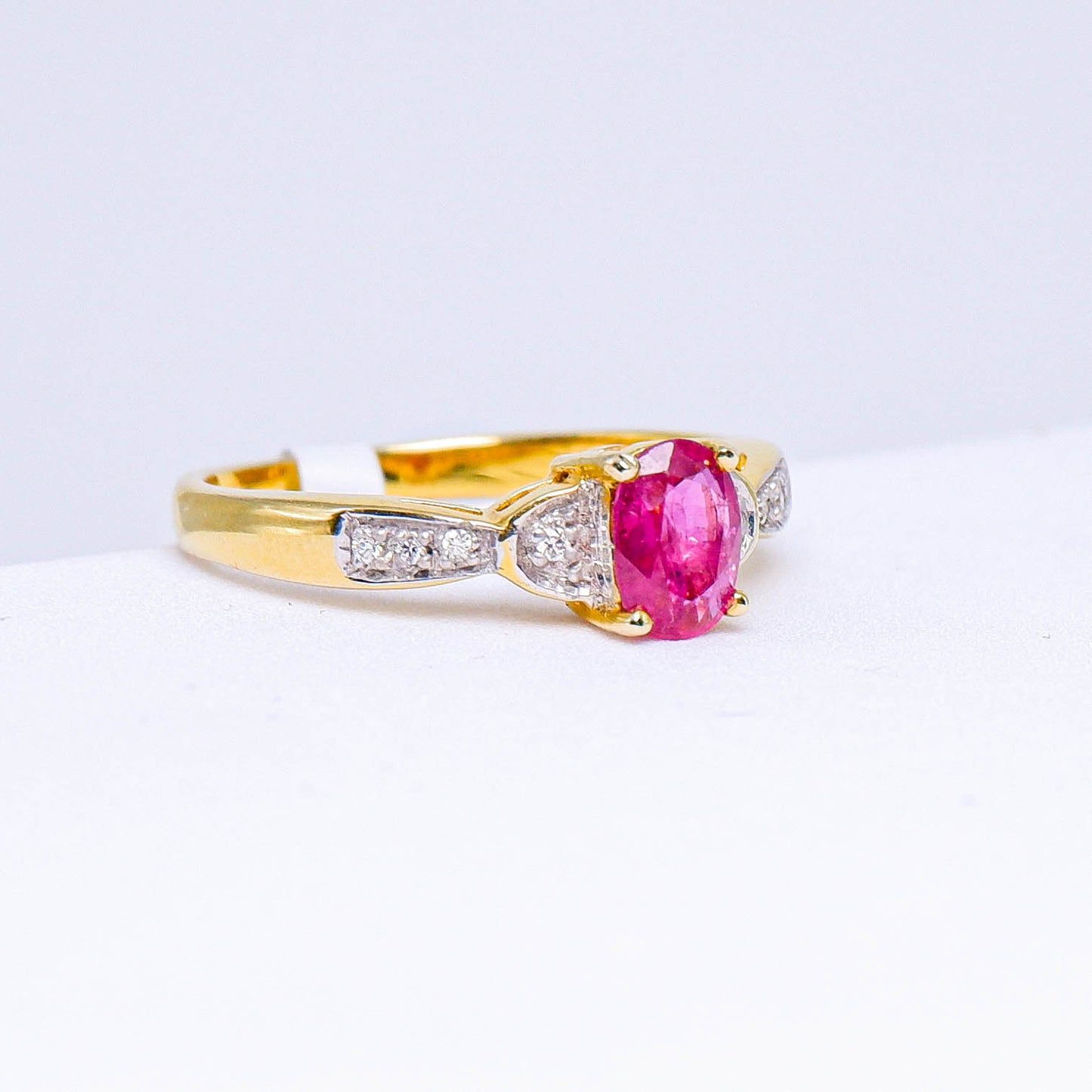 แหวนทอง9K ฝังพลอยทับทิมไทย (Ruby) + เพชร (Diamond)