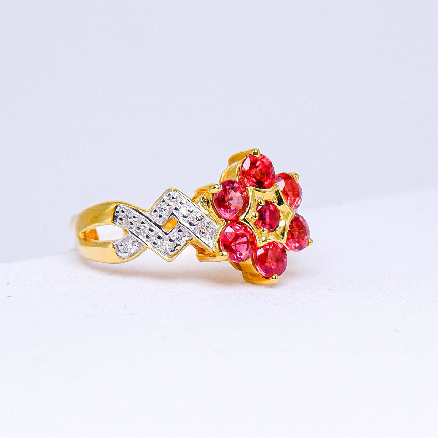 แหวนทอง9K ฝังพลอยแซฟไฟร์ (Sapphire) + เพชร (Diamond)