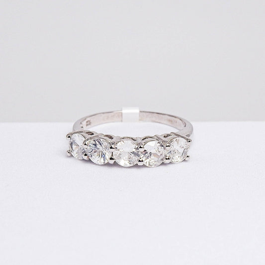 แหวนเงินแท้ 925 ฝังพลอย เพทายขาว (White Zircon)