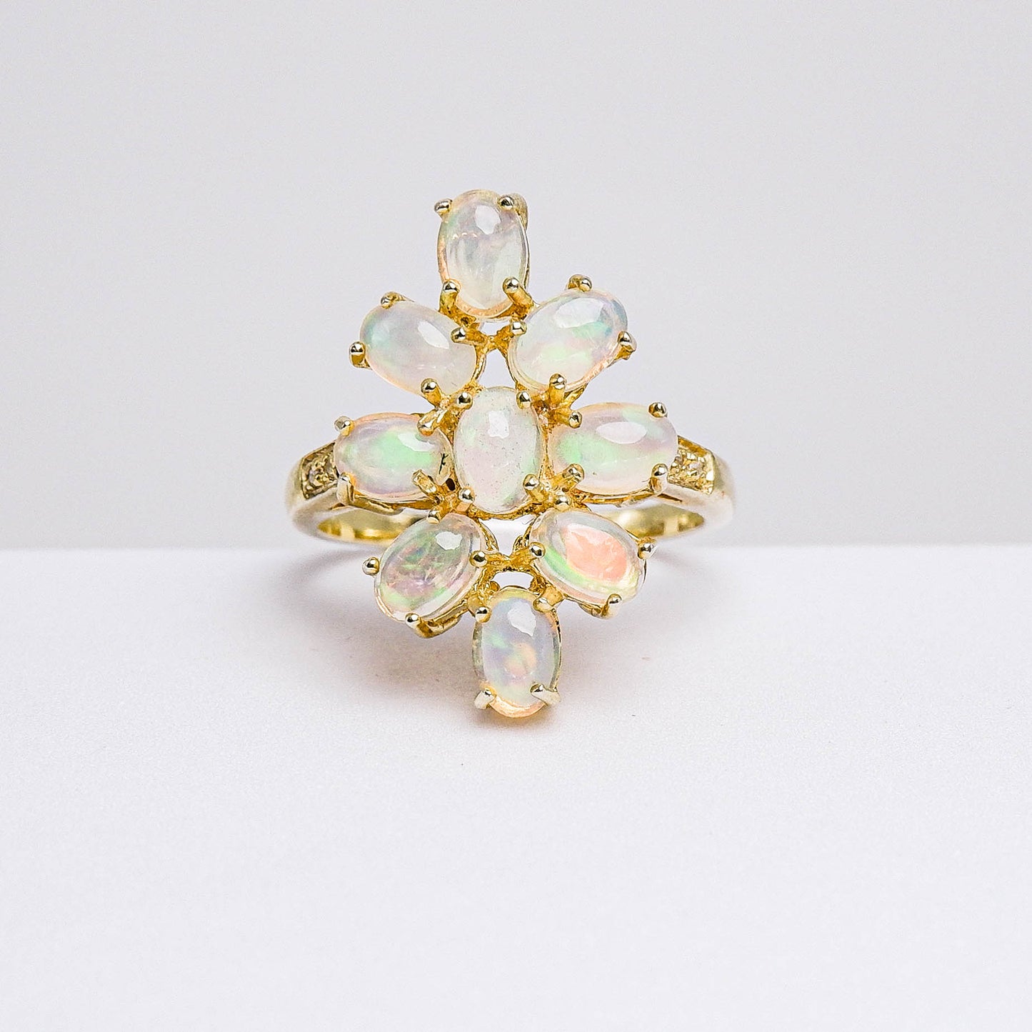 แหวนเงินแท้ 925 ฝังพลอย ไวท์โอปอล (White Opal) + เซอร์คอน (Zircon)