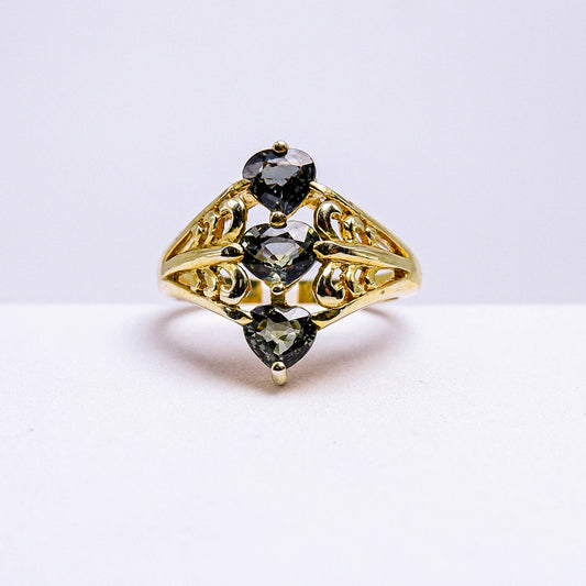 แหวนเงินแท้ 925 ฝังพลอย เขียวส่องสองแทนซาเนีย (ดิบ) (Green Sapphire)(Unheated)