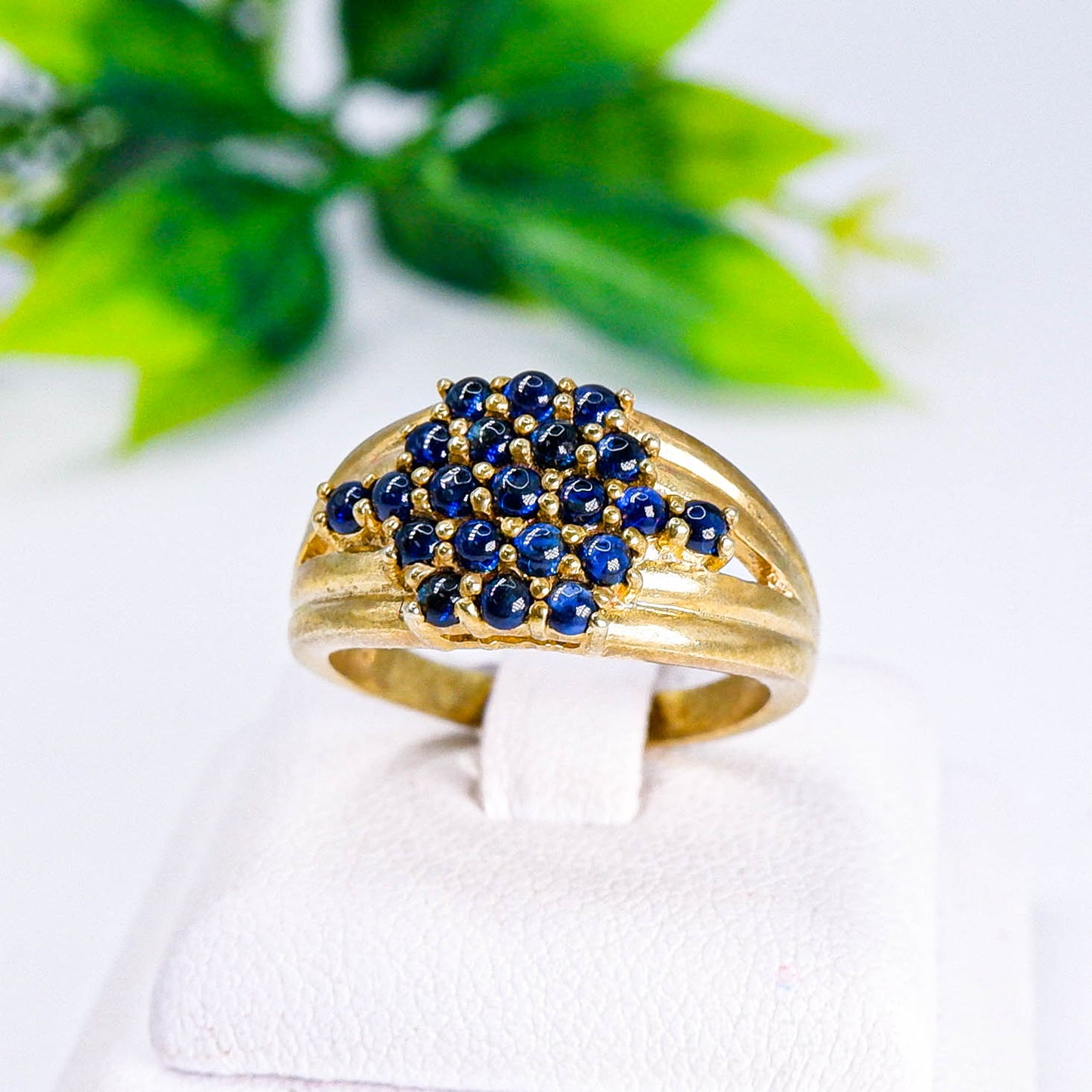 แหวนเงินแท้ 925 ฝังพลอย ไพลินหลังเบี้ย (Blue Sapphire)