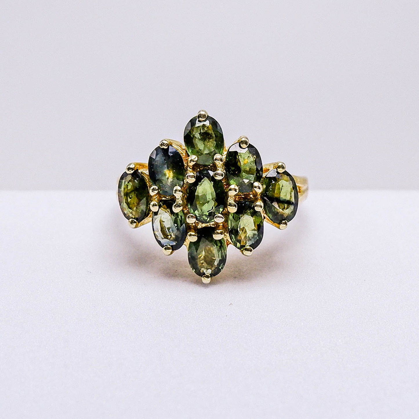 แหวนเงินแท้ 925 ฝังพลอย เขียวส่องบางกะจะ (green Sapphire)