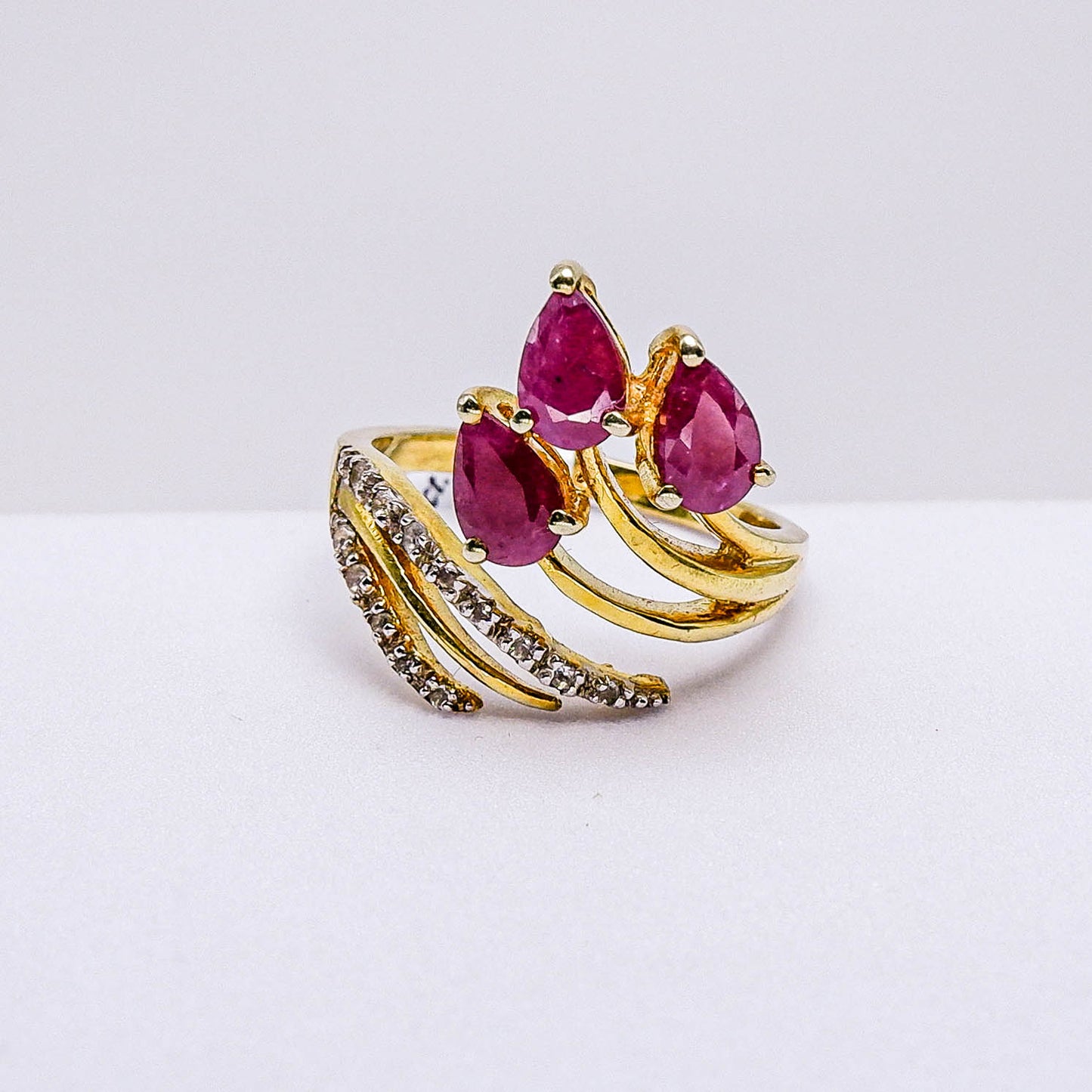 แหวนเงินแท้ 925 ฝังพลอย ทับทิม (Ruby) + ไวท์โทพาส (whitetopaz)
