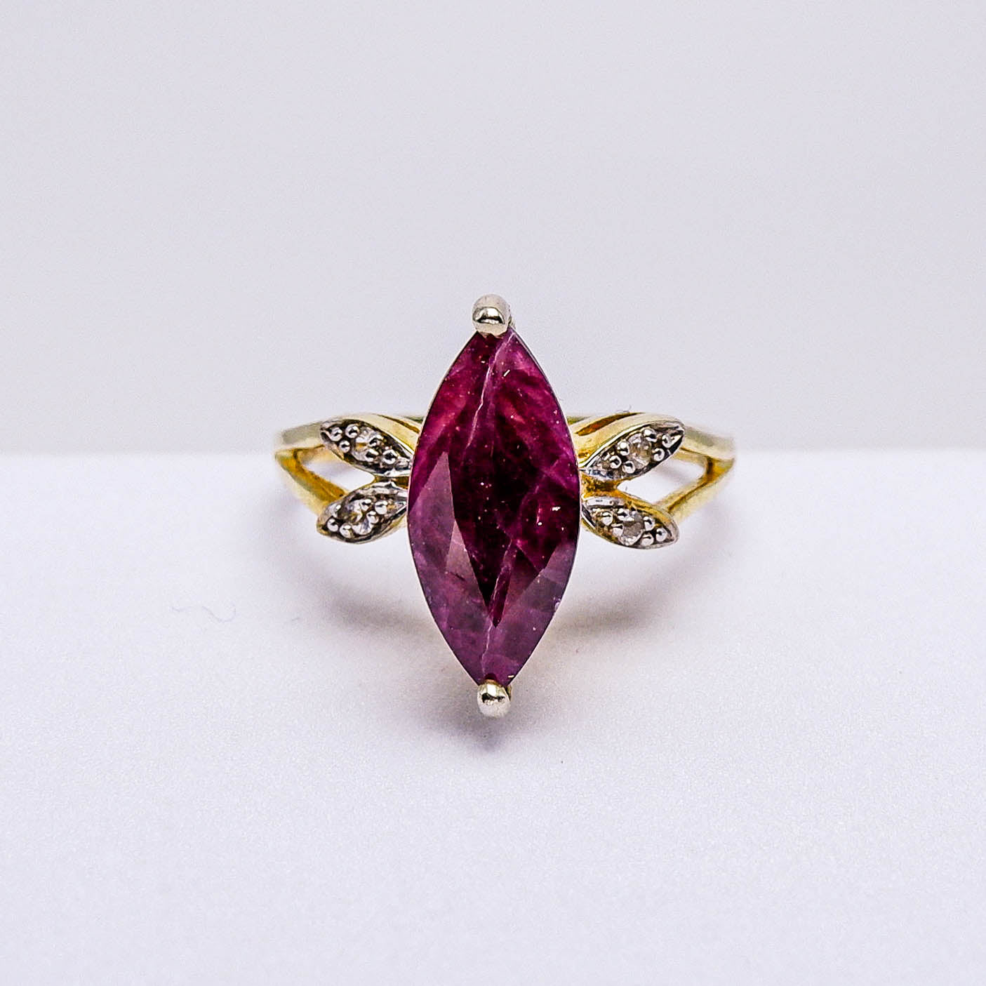 แหวนเงินแท้ 925 ฝังพลอย ทับทิม (Ruby) + ไวท์แซฟไฟร์ (White Sapphire)