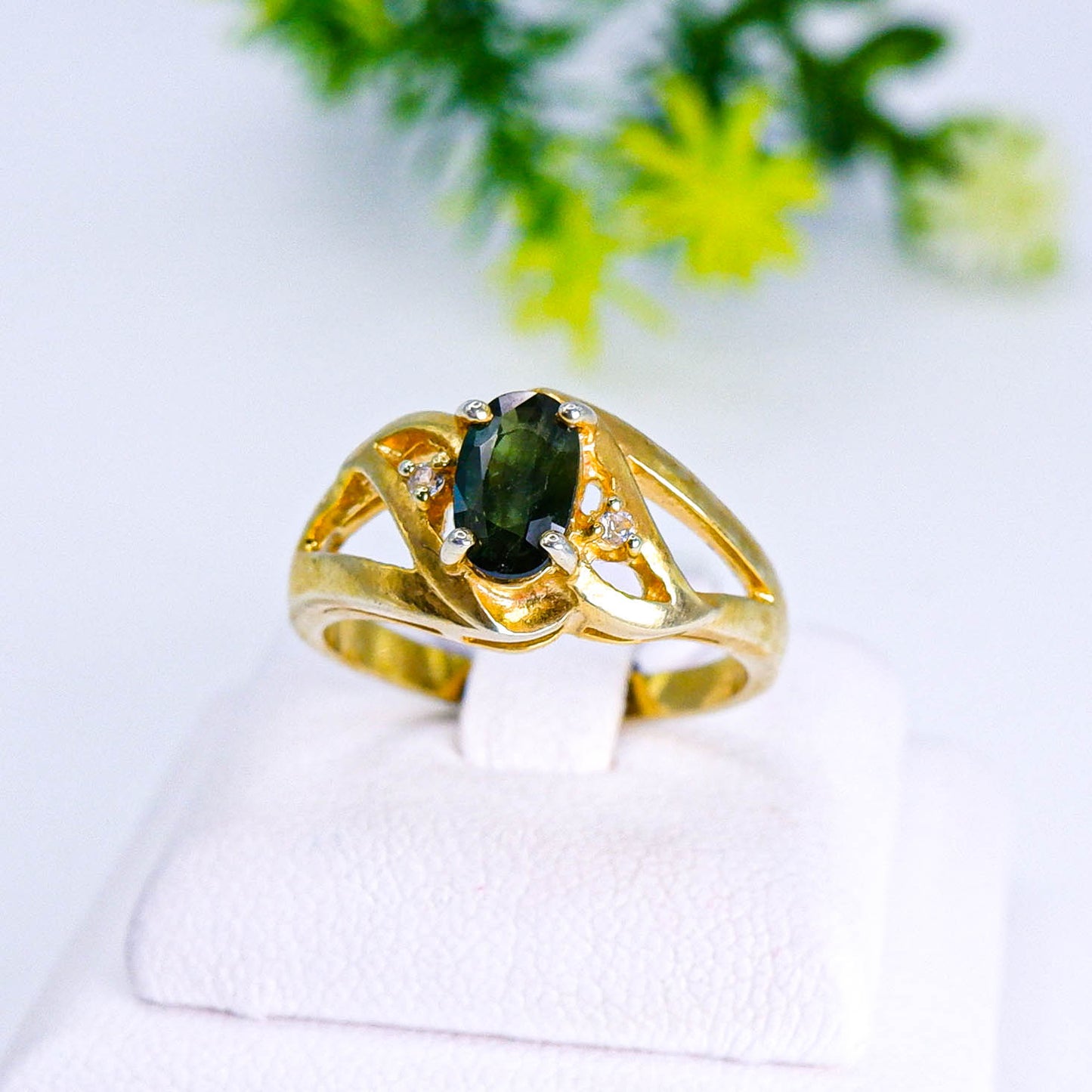 แหวนเงินแท้ 925 ฝังพลอย เขียวส่อง (green Sapphire) + โทพาส (Topaz)