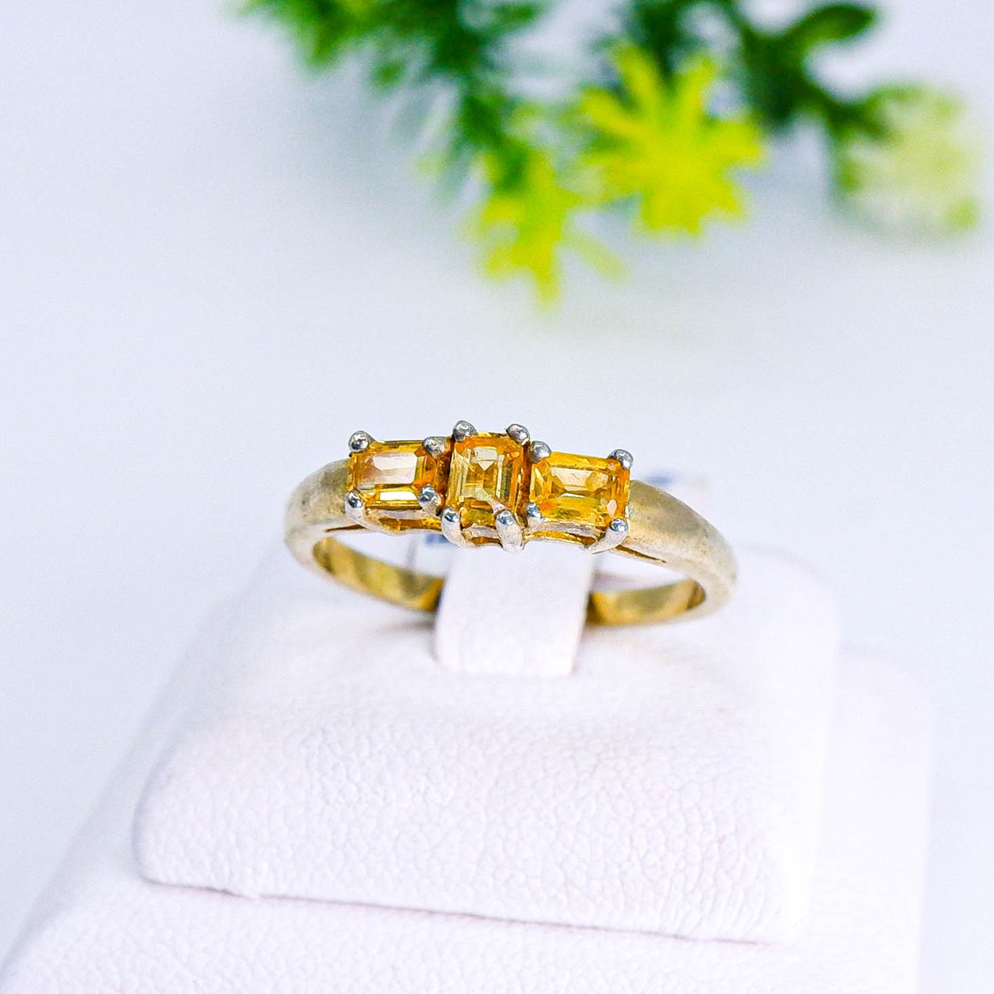 แหวนเงินแท้ 925 ฝังพลอย เยลโล่แซฟไฟร์ (Yellow Sapphire)