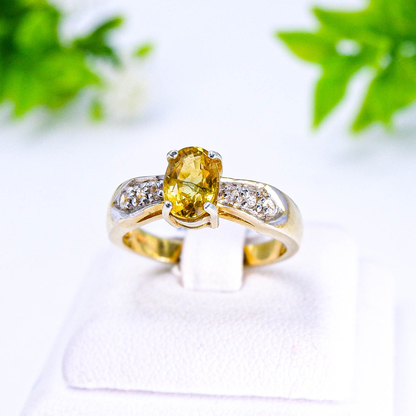 แหวนเงินแท้ 925 ฝังพลอย บุษราคัม (Yellow Sapphire) + เซอร์คอน (Zircon)