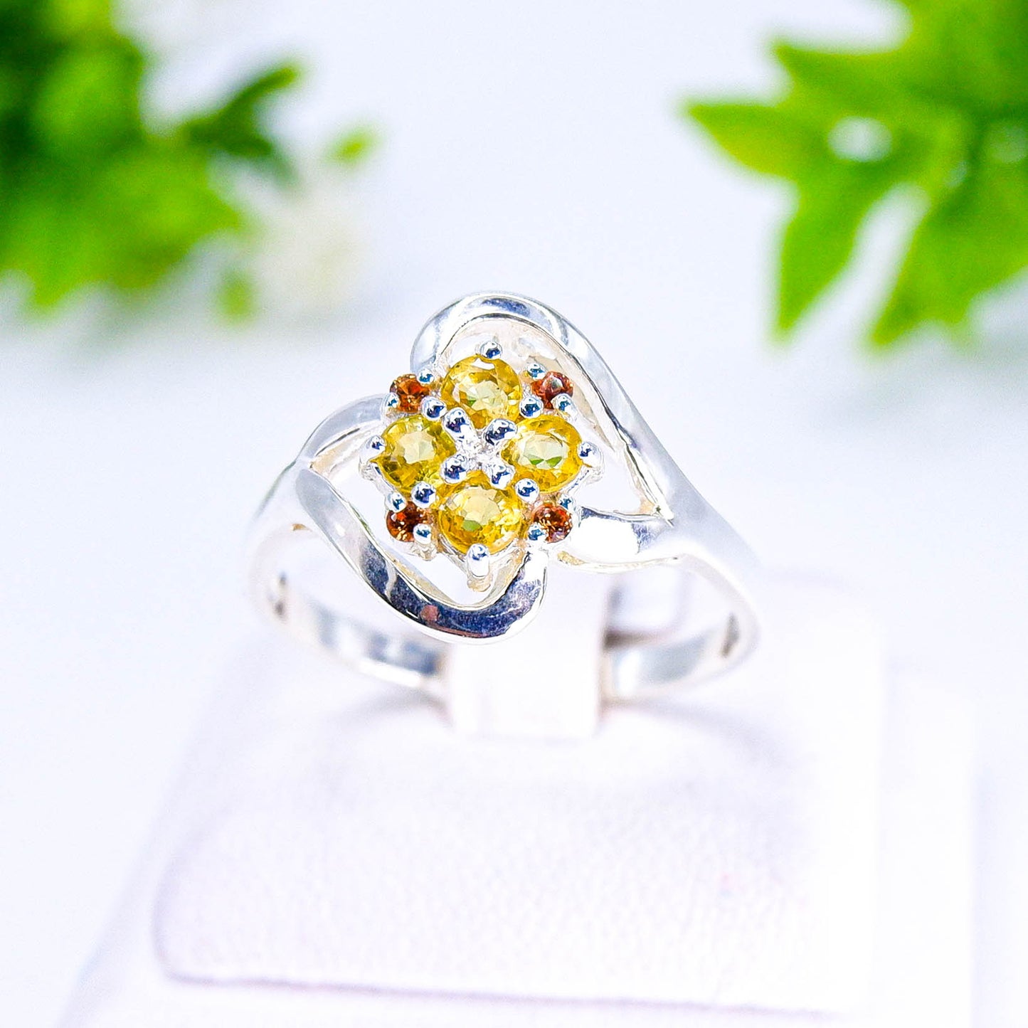 แหวนเงินแท้ 925 ฝังพลอย บุษราคัม (Yellow Sapphire) + แซฟไฟร์ (Sapphire)