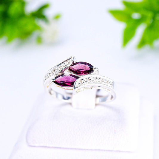 แหวนเงินแท้ 925 ฝังพลอย โรโดไลท์ (Rhodolite) + เซอร์คอน (Zircon)