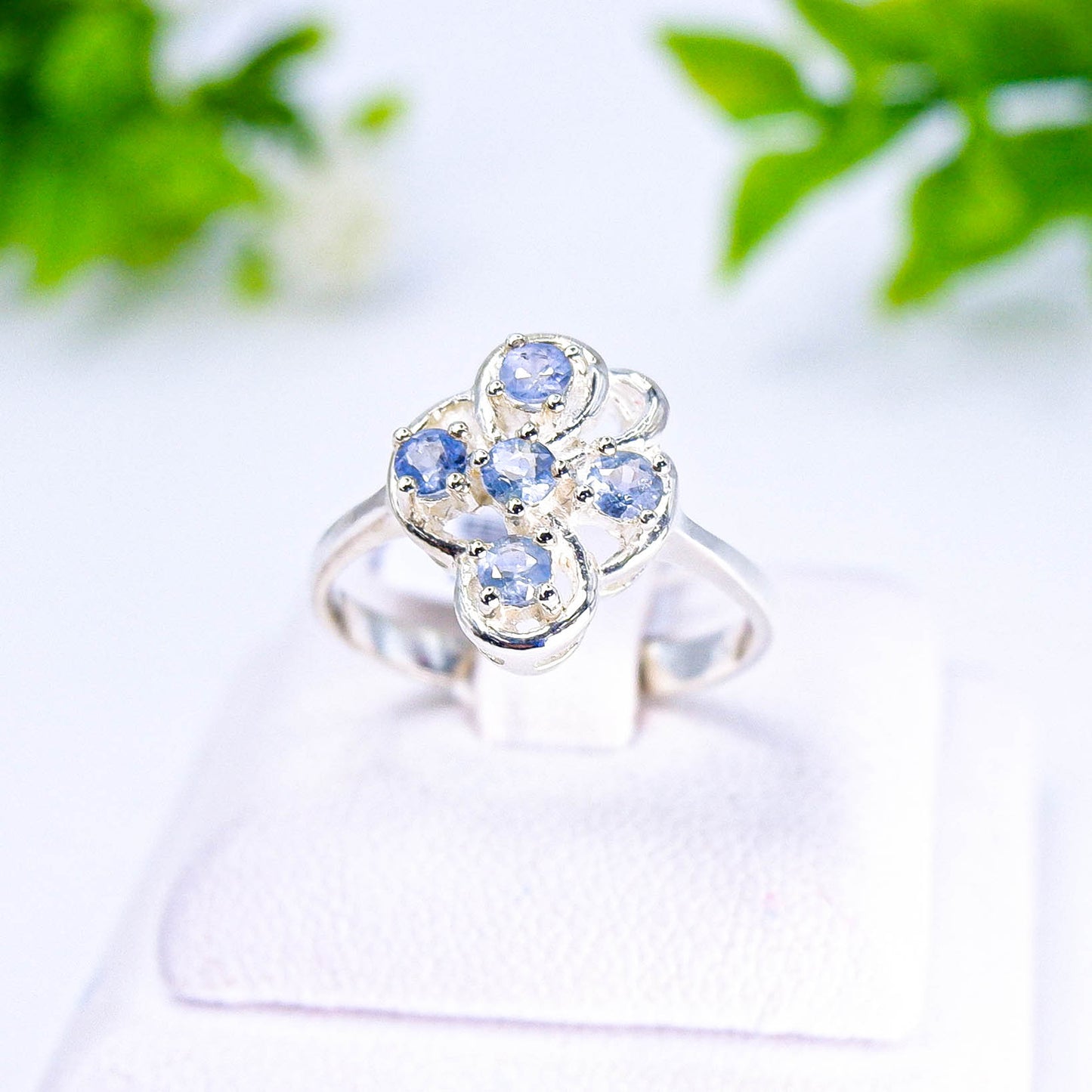 แหวนเงินแท้ 925 ฝังพลอย ไพลิน (Blue Sapphire)