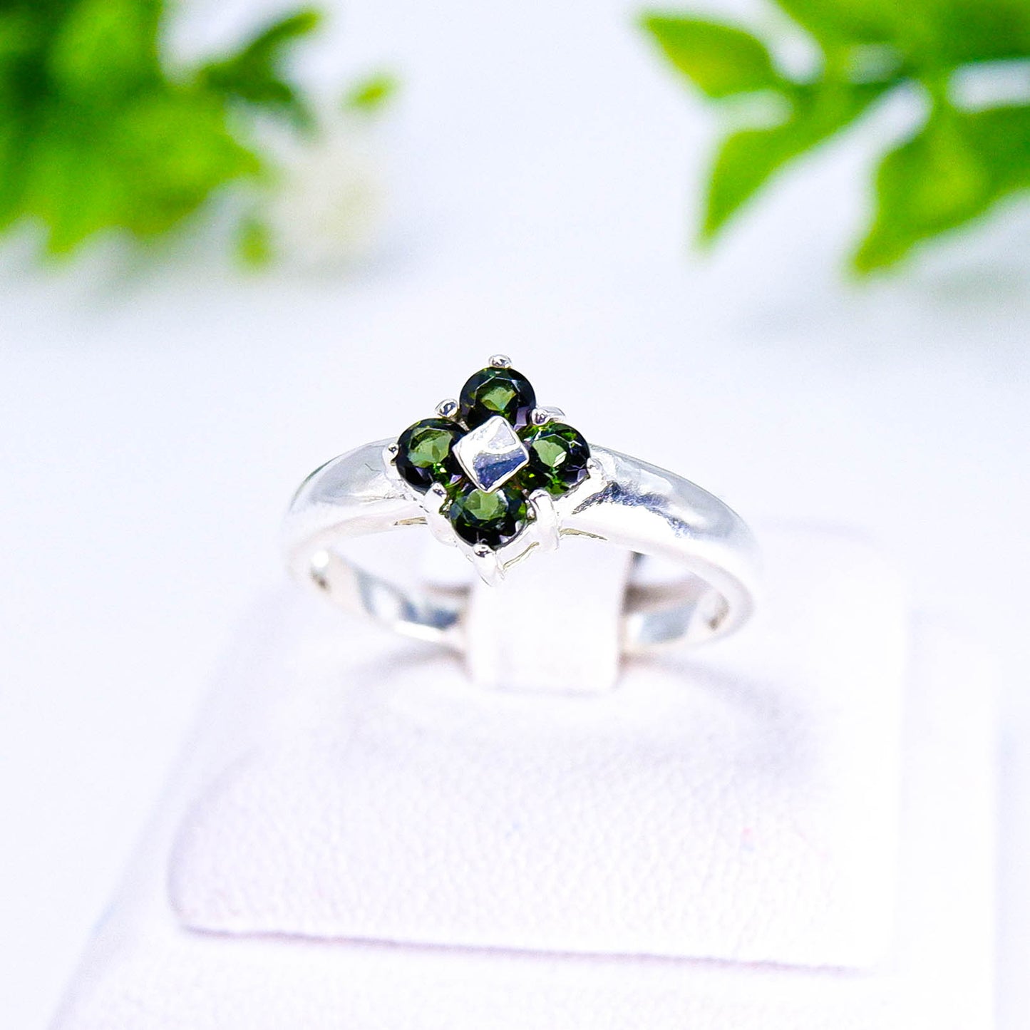 แหวนเงินแท้ 925 ฝังพลอย กรีนทัวมาลีน (Green Tourmaline)